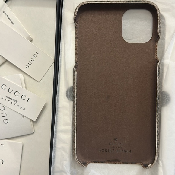 Gucci phone case with Bee - Picture 2 of 9